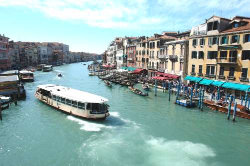 boote_auf_dem_canal_grande.jpg